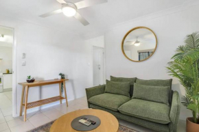 Close to Suncorp Stadium: 1 bed and parking!